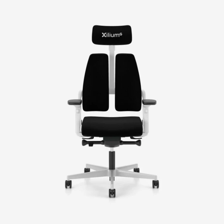 xilium-gaming-chair-black-white000-26373-0.jpg