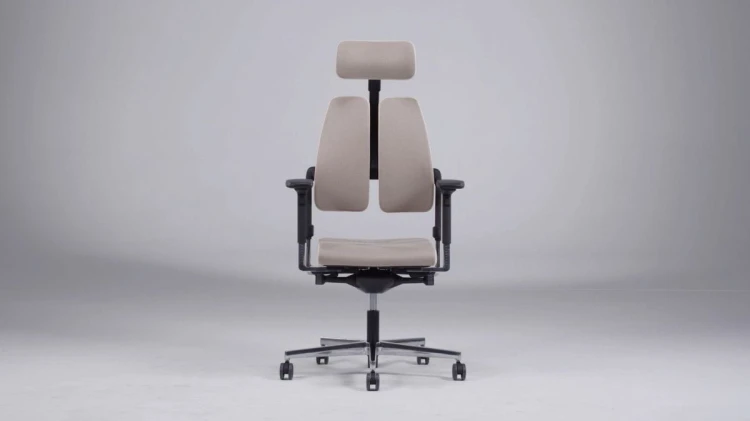 bfd4cb51-98f9-429d-bb60-d4b345eb01f7_Xilium_Office-chair_Nowy-Styl_Arrangement-01.jpg