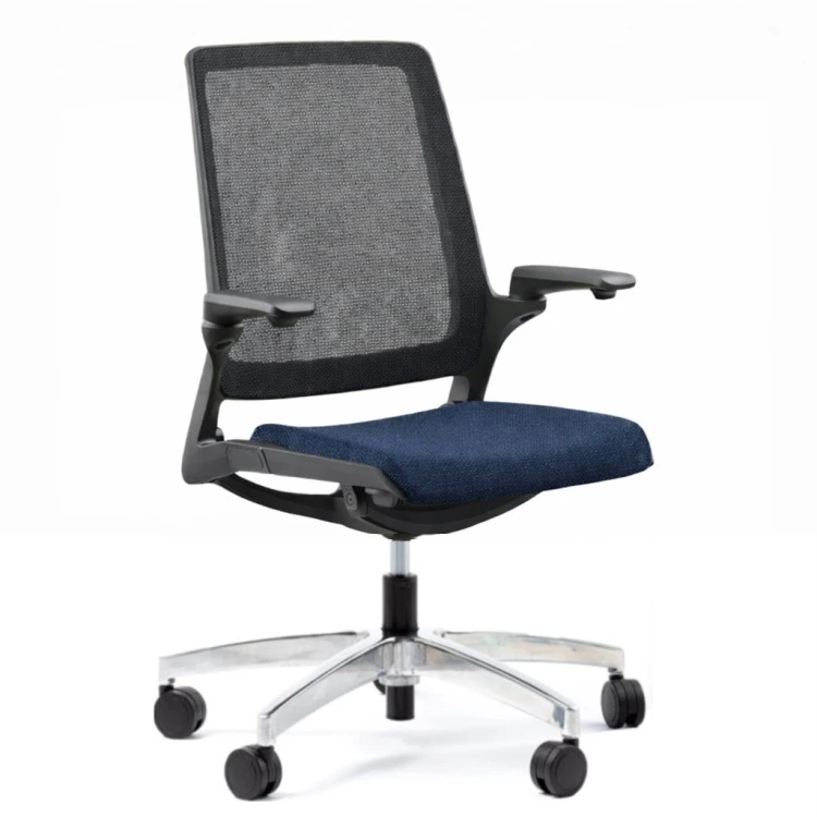 fotel-biurowy-smart-czarny-aluminiowa-podstawa-niebieski-stokrzesel-pl.jpg
